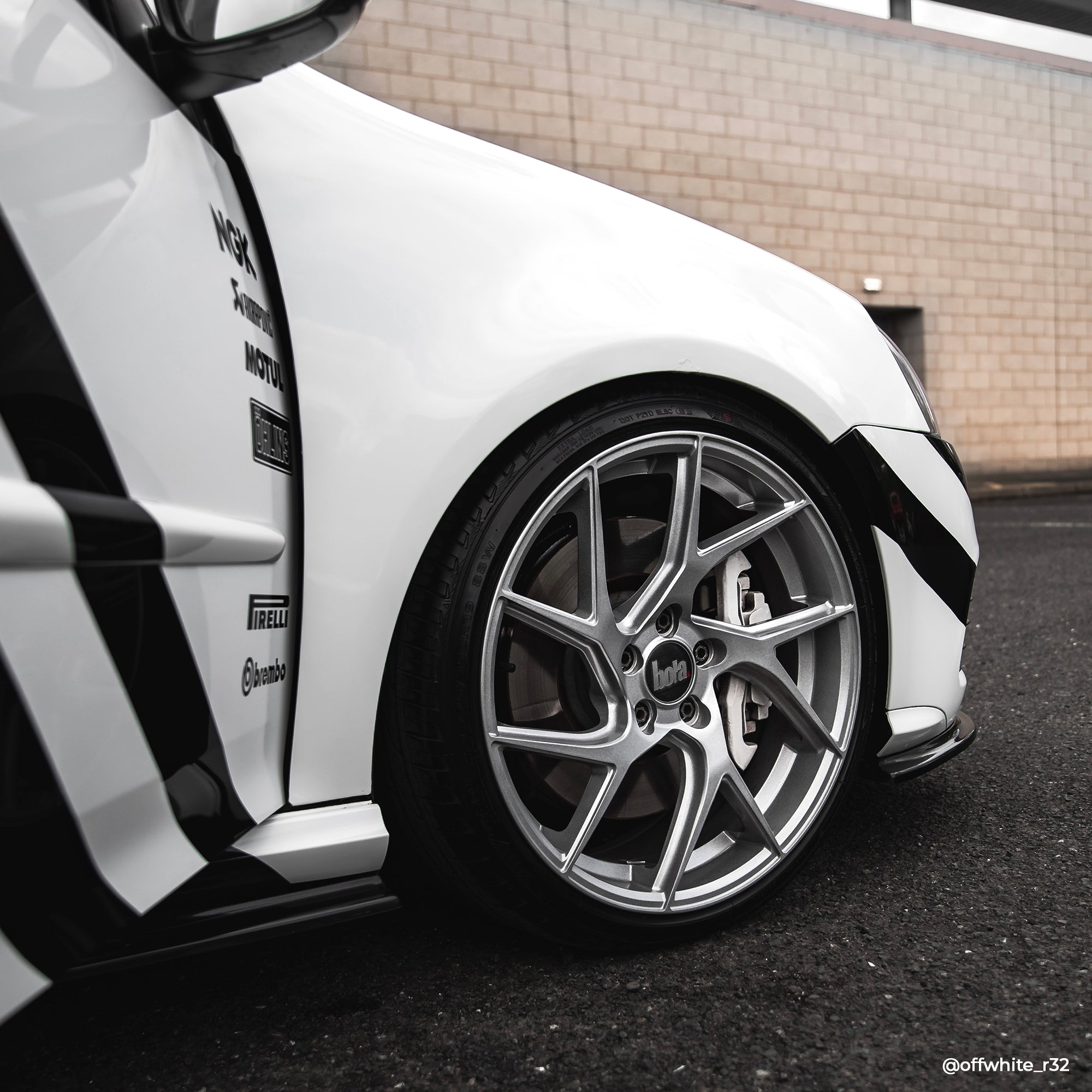 XPO Gloss White Vinyl Wrap | Vvivid Canada – VViViD Shop Canada