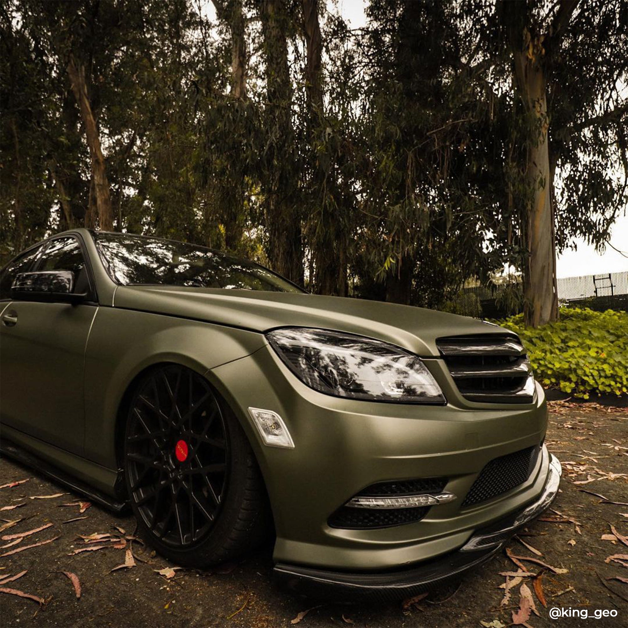 VViViD+ Vert militaire mat métallisé (Ghost)