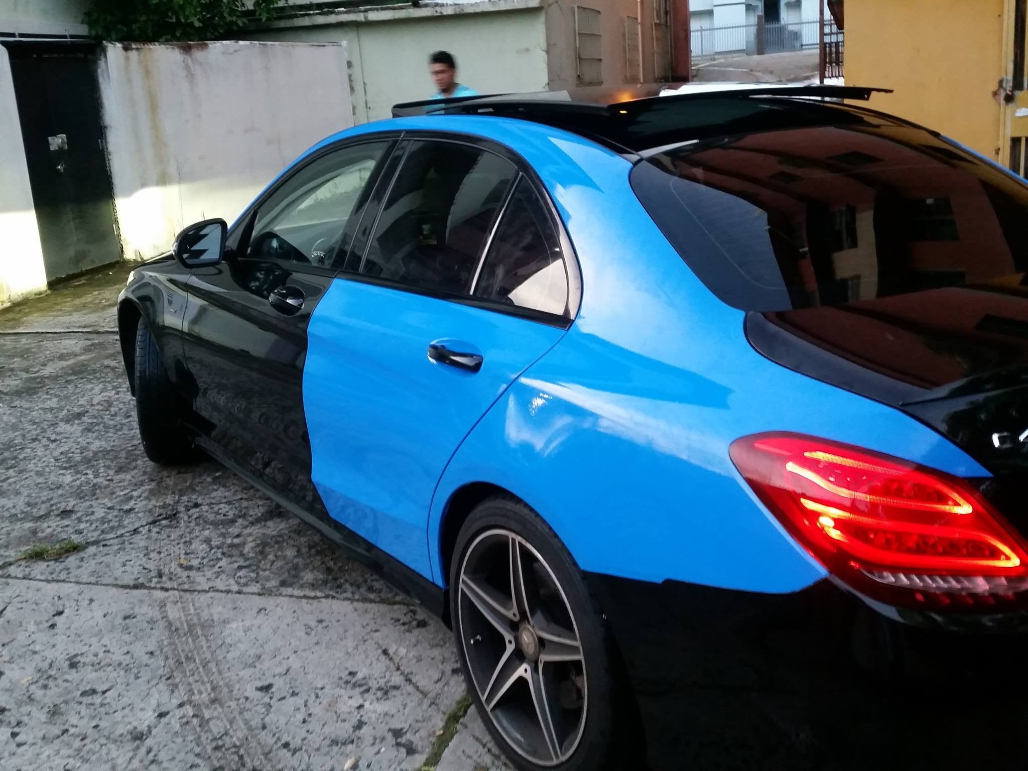 VViViD+Gloss Smurf Blue (Riviera PorscheGT3 Blue) AKA Laguna Seca
